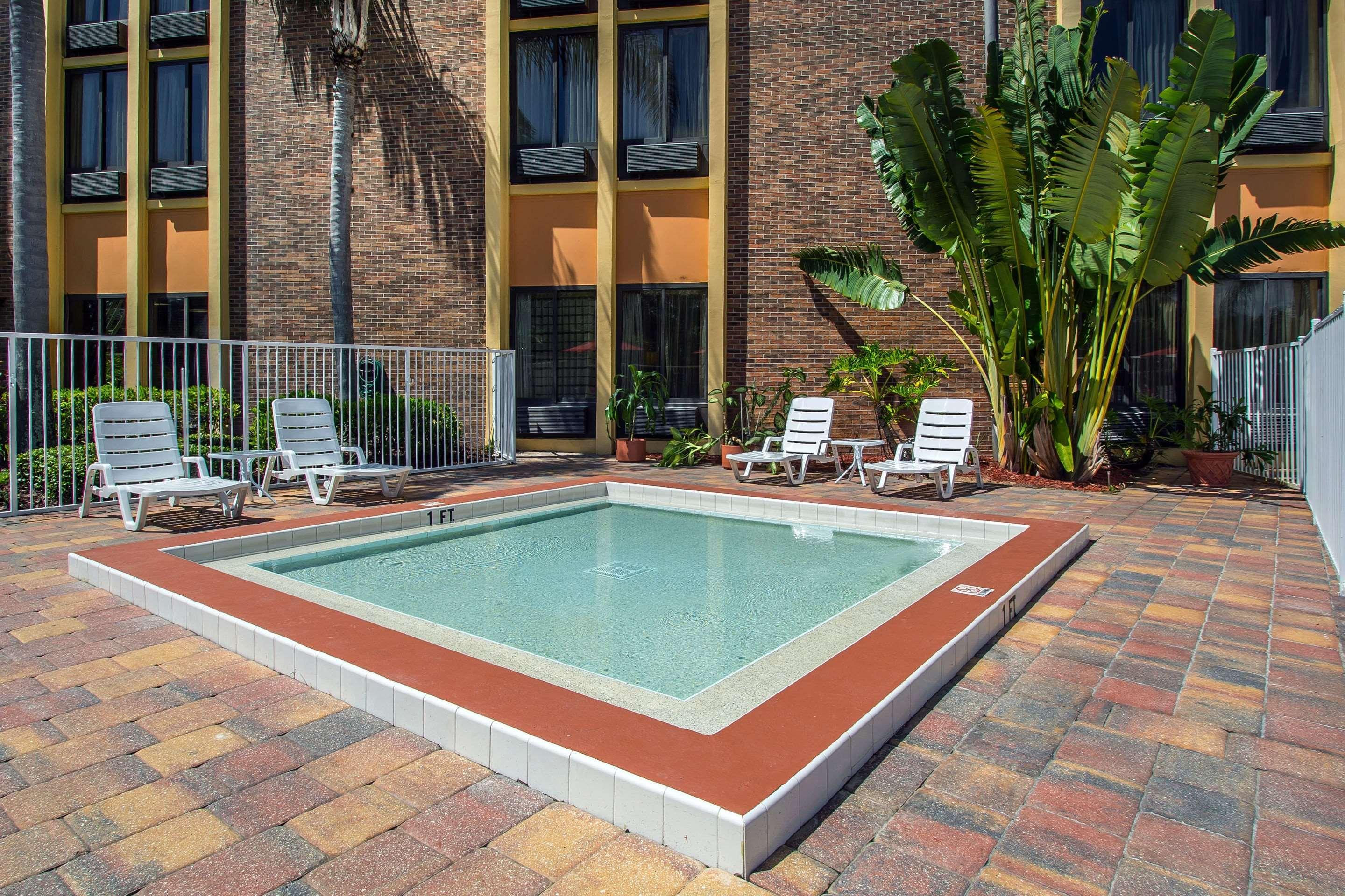 Comfort Inn & Suites Kissimmee By The Parks Four Corners Exterior foto