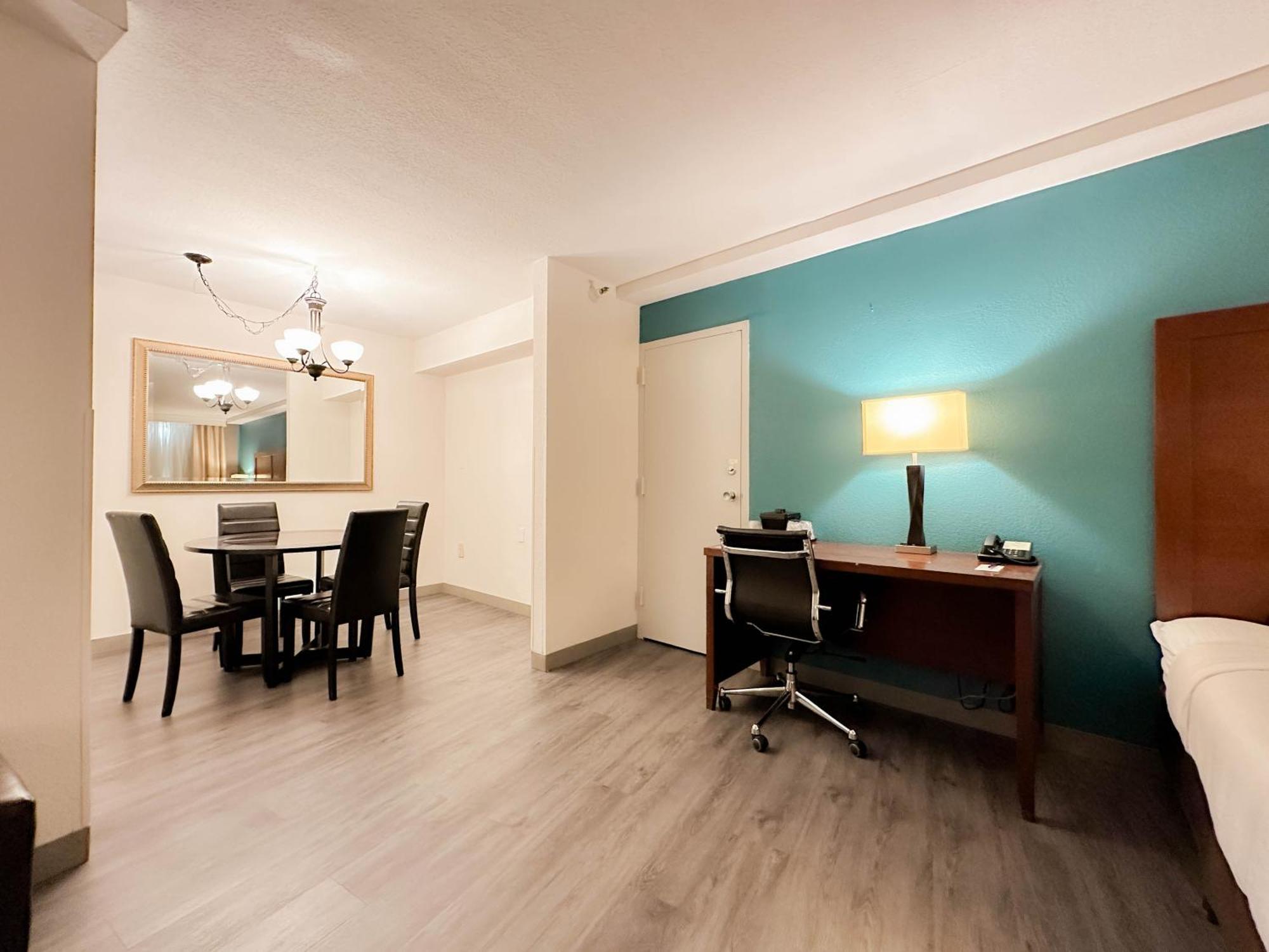 Comfort Inn & Suites Kissimmee By The Parks Four Corners Exterior foto