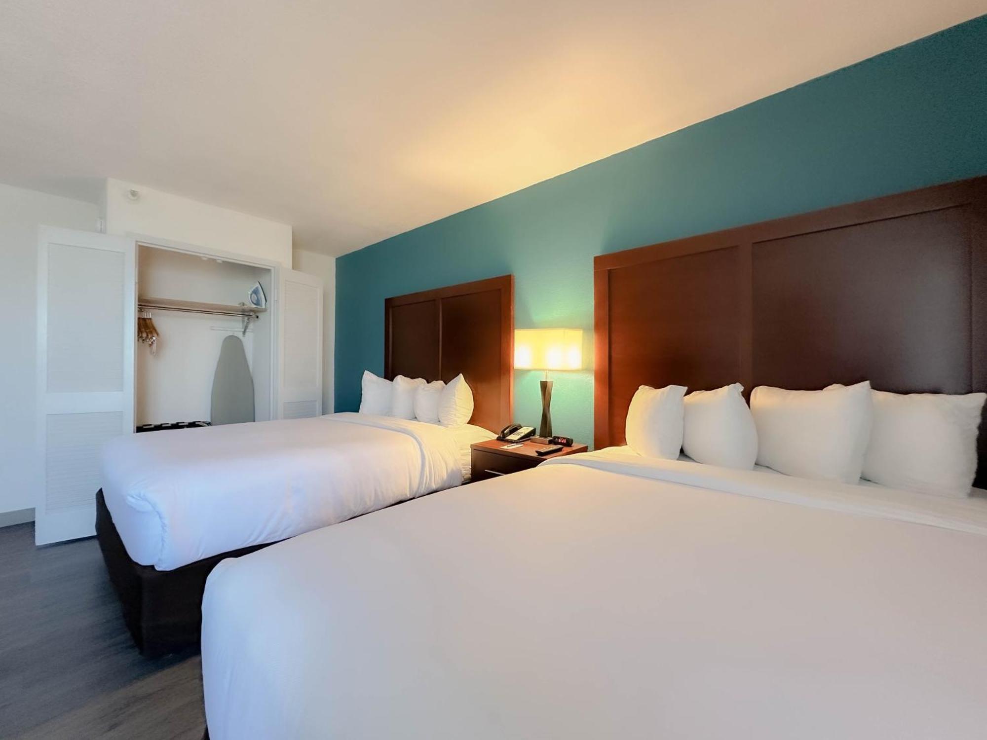 Comfort Inn & Suites Kissimmee By The Parks Four Corners Exterior foto